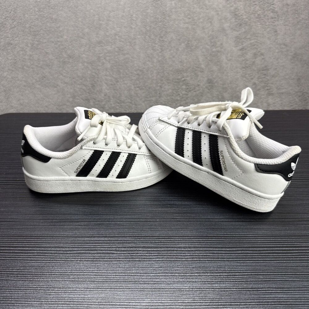 adidas Superstar Unisex Kids Low Top Sneakers White Black Leather Size 10.5